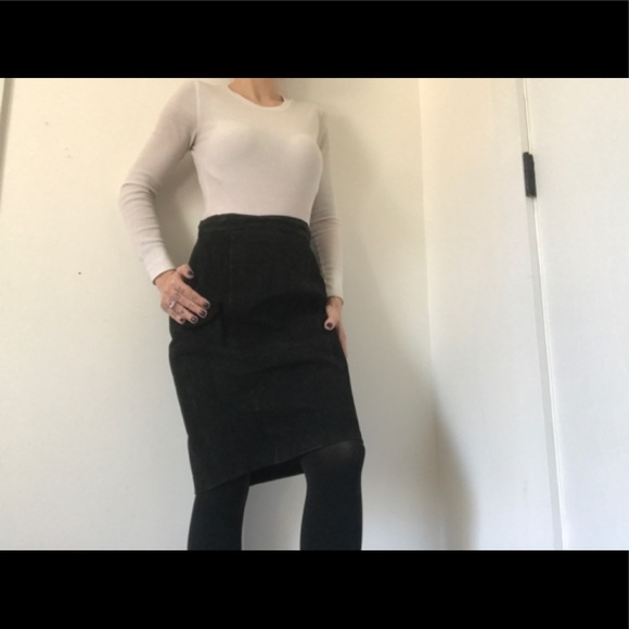 Global Identity GIII Vintage Suede Leather Skirt - Picture 3 of 16
